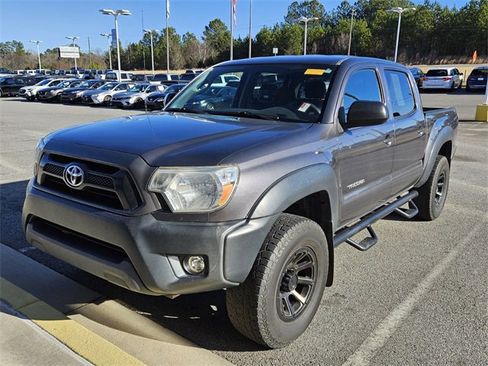 Used 2014 Toyota Tacoma PreRunner image 3