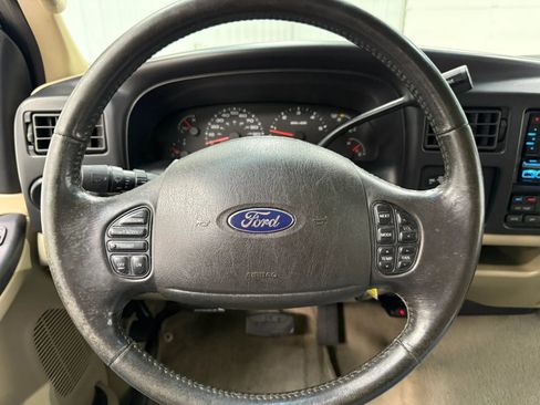 Used 2005 Ford Excursion Limited AWD/4WD image 22