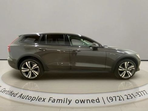 Used 2025 Volvo V60 B5 Cross Country Plus AWD/4WD image 6