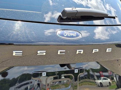 Used 2024 Ford Escape ST-Line image 30