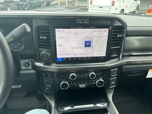 New 2026 Ford F250 Lariat w/ Black Appearance Package image 25