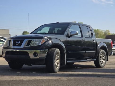 Used 2019 Nissan Frontier SL RWD image 10