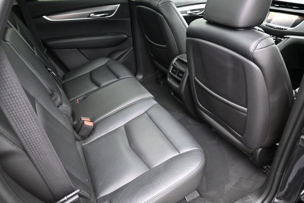 Used 2017 Cadillac XT5 Luxury w/ Driver Awareness Package FWD image 27