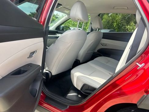 Used 2025 Hyundai Tucson SEL FWD image 16
