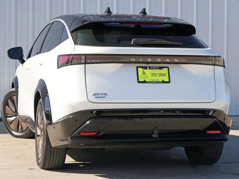 Used 2023 Nissan Ariya Premiere image 5