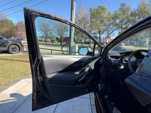 Used 2023 Toyota Corolla LE image 35