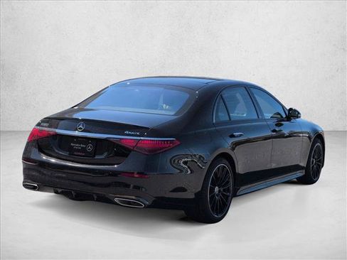 New 2025 Mercedes-Benz S 580 4MATIC Sedan image 2