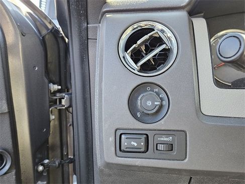 Used 2010 Ford F150 XLT image 14
