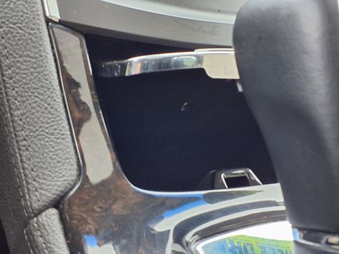 Used 2015 Lincoln MKS AWD w/ Equipment Group 101A image 15