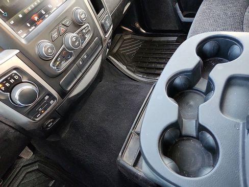 Used 2019 RAM 1500 Classic SLT w/ Luxury Group image 12