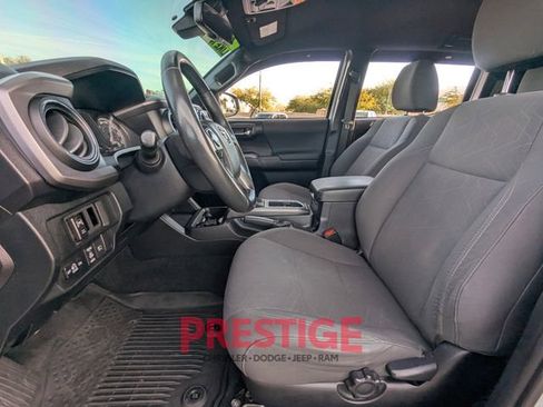 Used 2019 Toyota Tacoma TRD Off-Road image 24