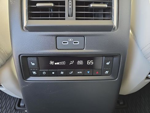 Certified 2024 MAZDA CX-90 3.3 Turbo S w/ Premium Plus AWD/4WD image 45