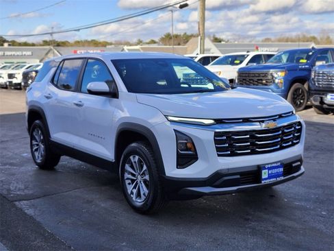 Used 2026 Chevrolet Equinox LT w/ Convenience Package II image 7