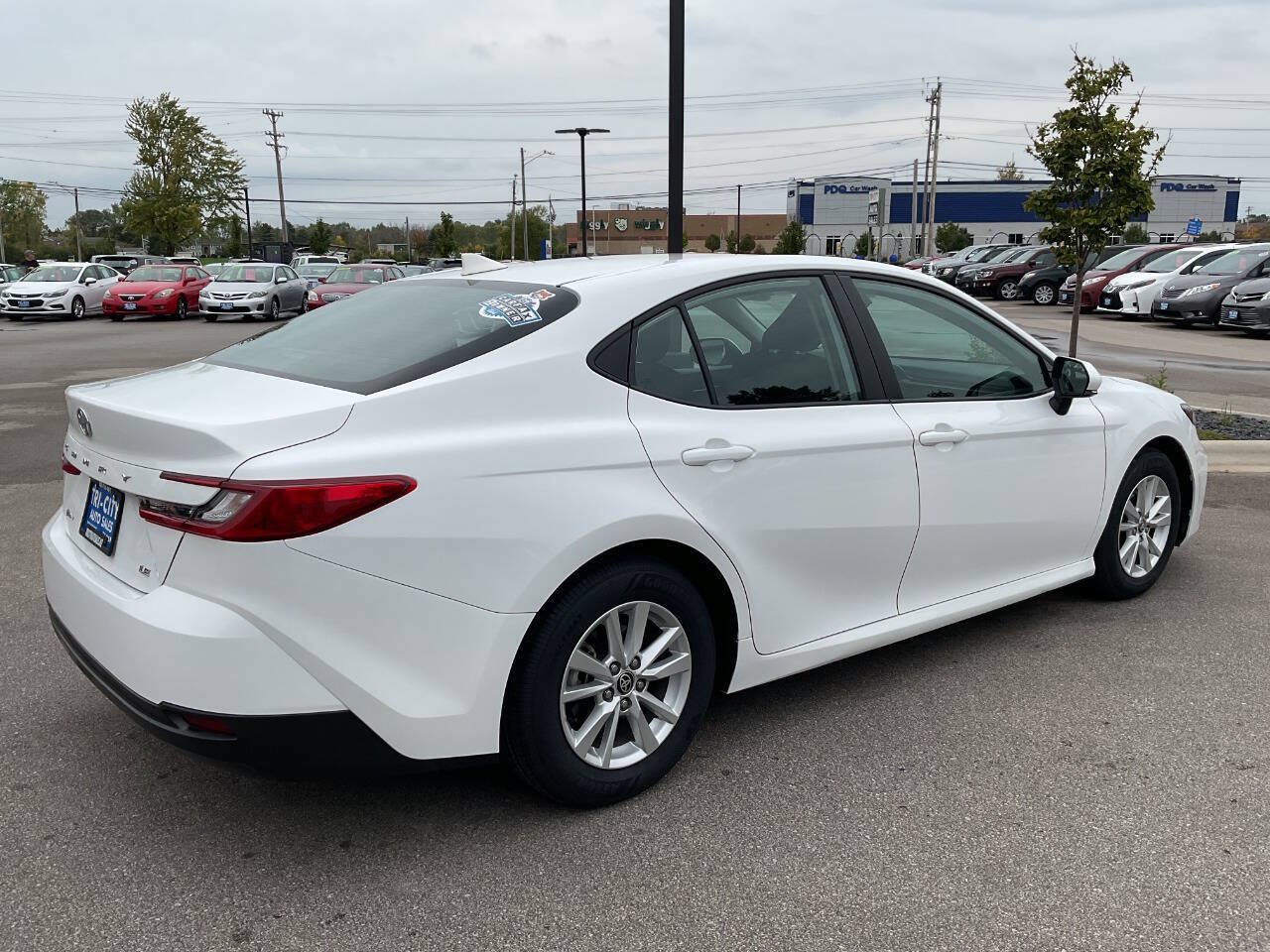 Used 2025 Toyota Camry LE FWD image 7