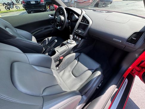 Used 2014 Audi R8 V8 w/ Convenience Package image 15