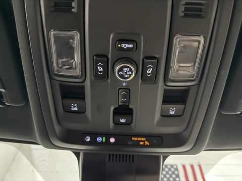 Certified 2025 Chevrolet Tahoe High Country w/ Sun And Tow Package image 17