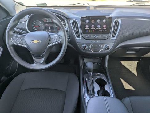 Used 2025 Chevrolet Malibu LT FWD image 29