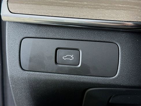 Certified 2026 Volvo XC90 B6 Ultra w/ Protection Package AWD/4WD image 9