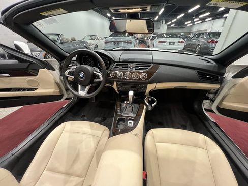 Used 2011 BMW Z4 sDrive30i image 44