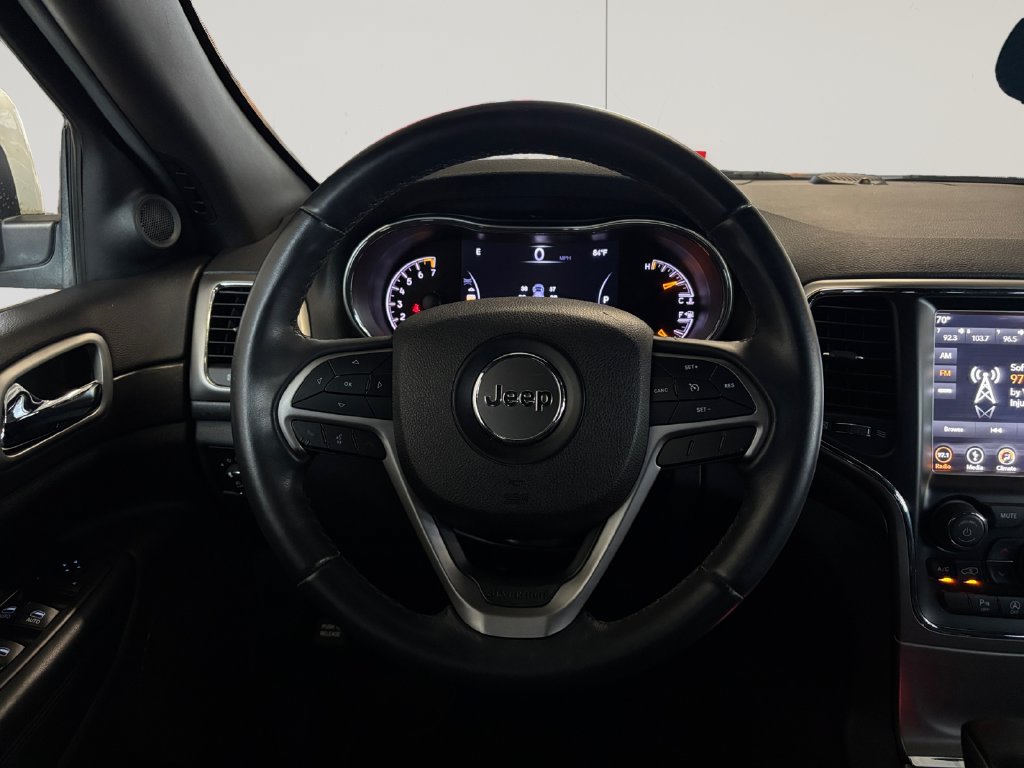 Used 2018 Jeep Grand Cherokee Laredo RWD image 13