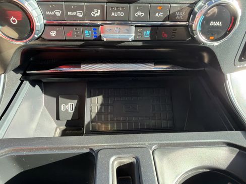 Used 2022 Ford F150 Platinum w/ Equipment Group 701A High image 34