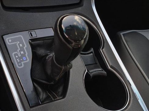 Used 2015 Toyota Camry SE FWD image 11