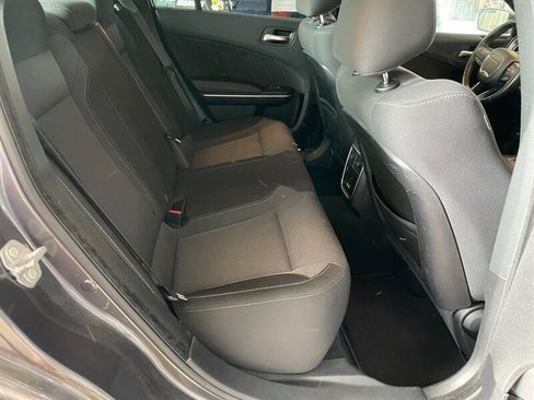 Used 2019 Dodge Charger SXT RWD image 18