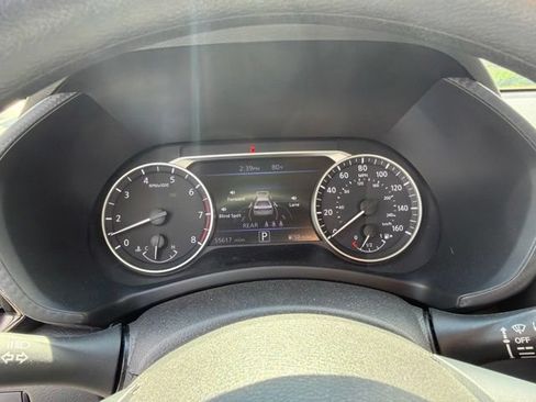 Used 2024 Nissan Sentra SV FWD image 13