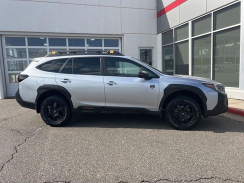 Used 2025 Subaru Outback Wilderness AWD/4WD image 32