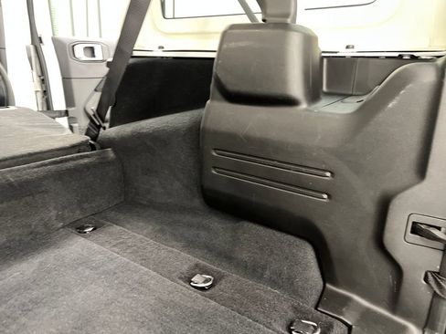 Used 2024 Jeep Wrangler Unlimited Sahara AWD/4WD image 36