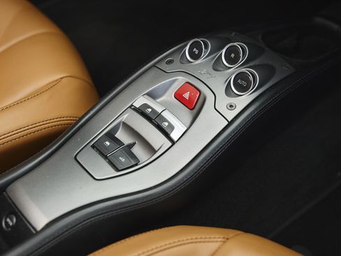 Used 2013 Ferrari 458 Spider RWD image 53