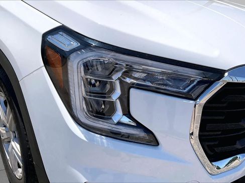 Used 2024 GMC Terrain SLE FWD image 27