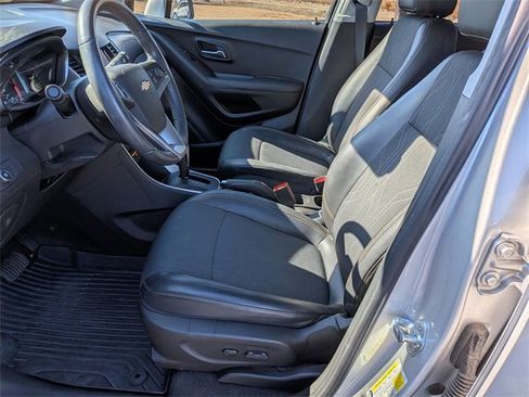 Used 2020 Chevrolet Trax LT w/ Driver Confidence Package image 15