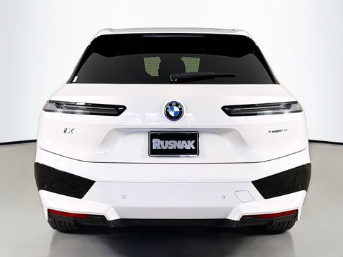 Used 2023 BMW iX xDrive50 w/ Premium Package image 6