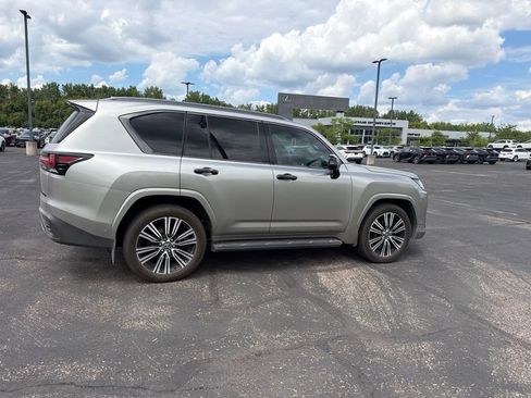Used 2025 Lexus LX 700h Luxury w/ Appearance Package AWD/4WD image 13