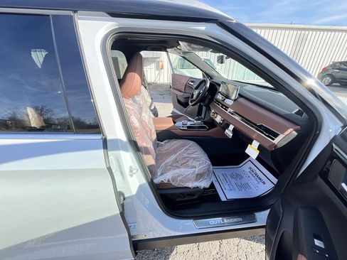 New 2026 Mitsubishi Outlander SEL image 25