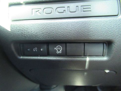 Used 2026 Nissan Rogue S FWD image 21
