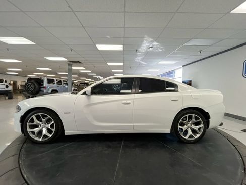 Used 2015 Dodge Charger R/T w/ Plus Group RWD image 5