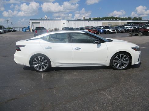 Used 2023 Nissan Maxima Platinum w/ Sport Mat Group FWD image 5