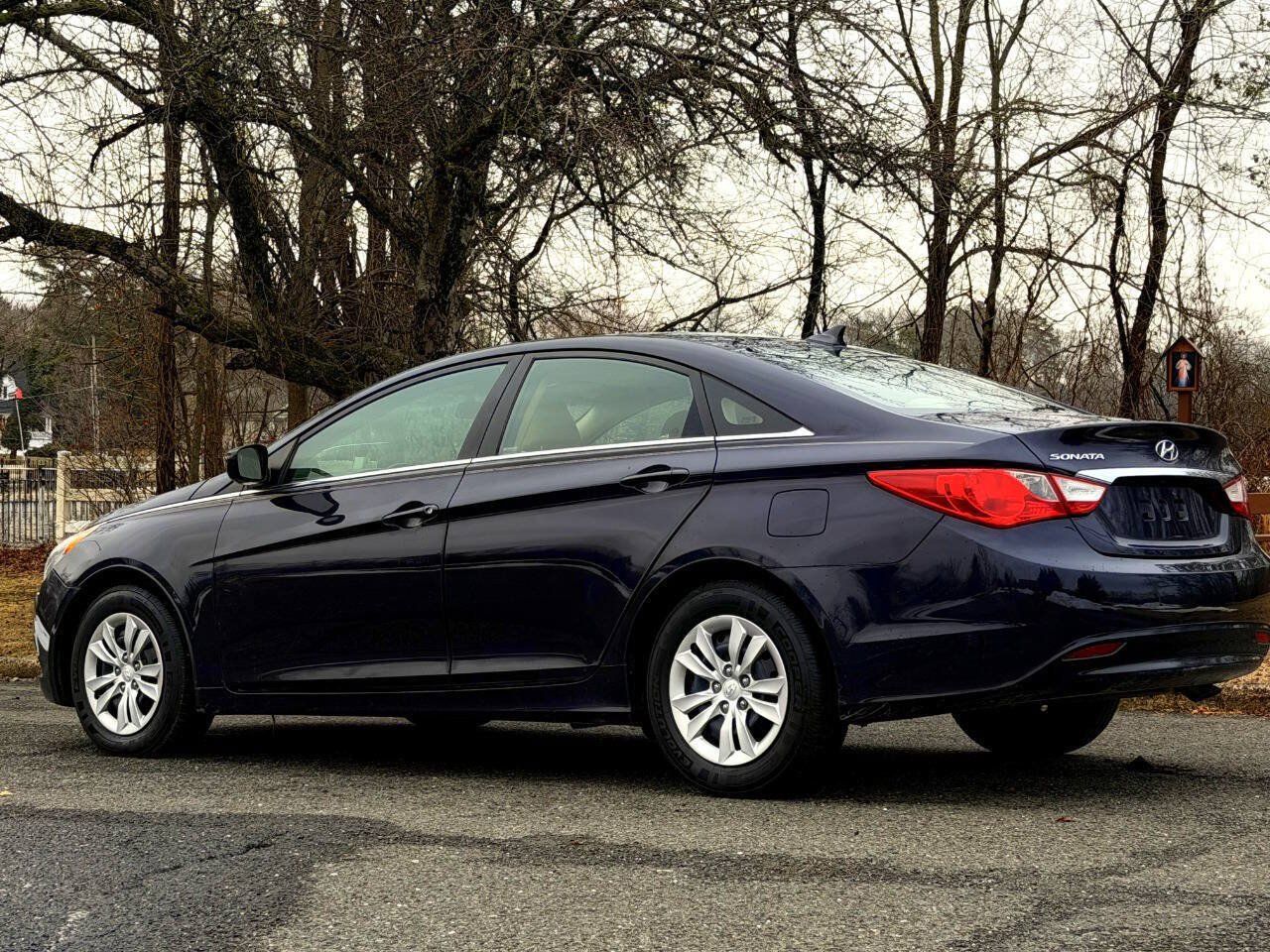 Used 2011 Hyundai Sonata GLS FWD image 3