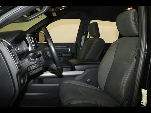 Used 2020 RAM 2500 Big Horn w/ Night Edition AWD/4WD image 3