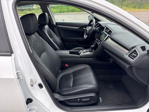 Used 2018 Honda Civic Touring image 9