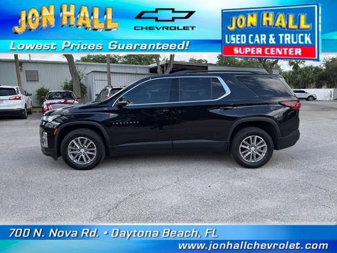 Used 2023 Chevrolet Traverse LT FWD image 4