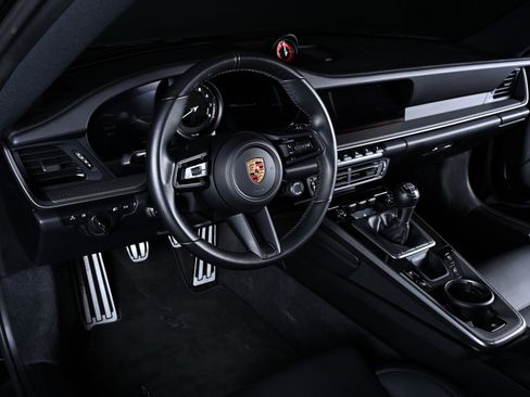 Used 2024 Porsche 911 Carrera S RWD image 16
