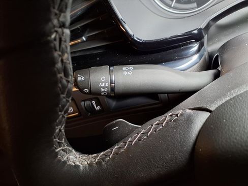 Certified 2025 Cadillac XT6 Premium Luxury image 8