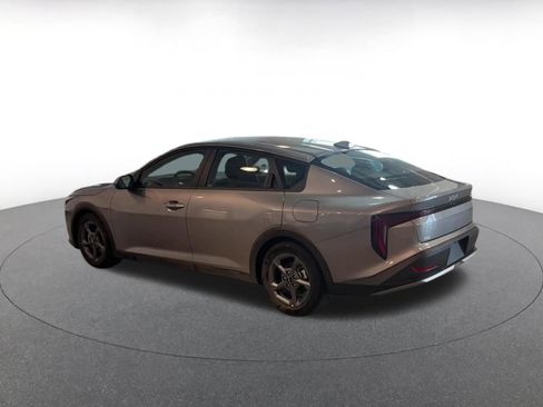 Used 2025 Kia K4 LXS image 10