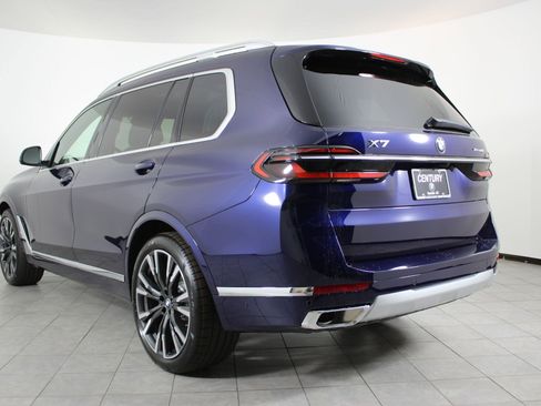 New 2026 BMW X7 xDrive40i w/ Premium Package image 3