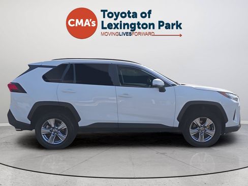 Used 2022 Toyota RAV4 XLE w/ XLE Grade Weather Package FWD image 6