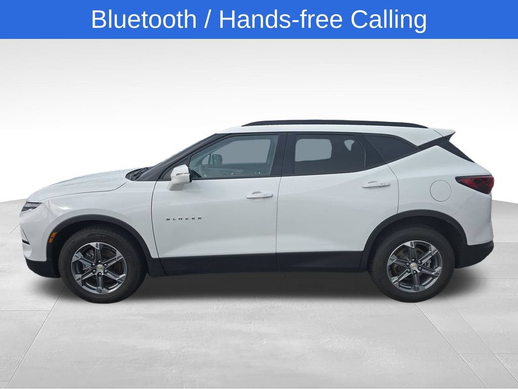 Used 2023 Chevrolet Blazer LT AWD/4WD image 2