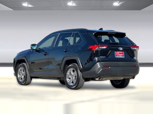Used 2025 Toyota RAV4 XLE w/ Convenience Package image 7